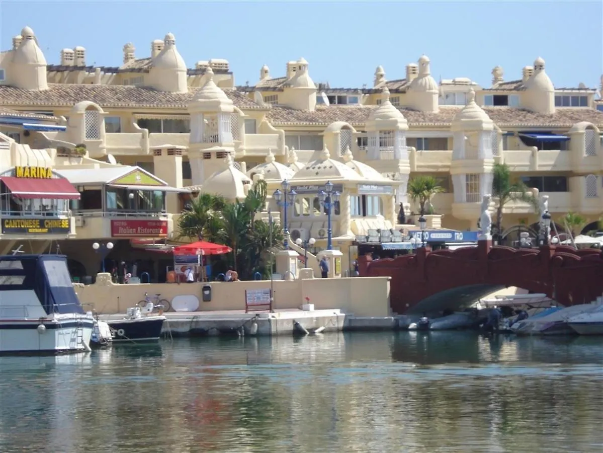 Puerto Marina contacts